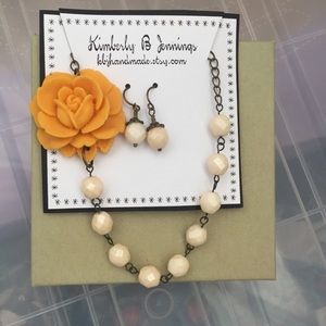 Yellow flower necklace and earring set BNWT